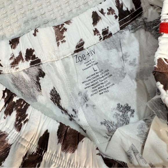 Zoe + Liv Women's Cow Print Graphic Shorts - NWT szL - Picture 5 of 9